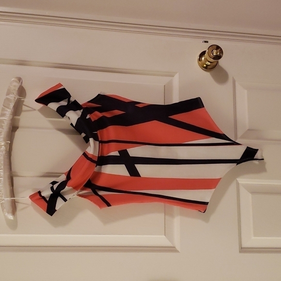 𝅺A. Calin by Flying Tomato Coral and Black Off Shoulder Bodysuit - Picture 3 of 12